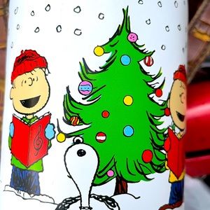 Snoopy and Peanuts gang Christmas tumbler with lid and handle